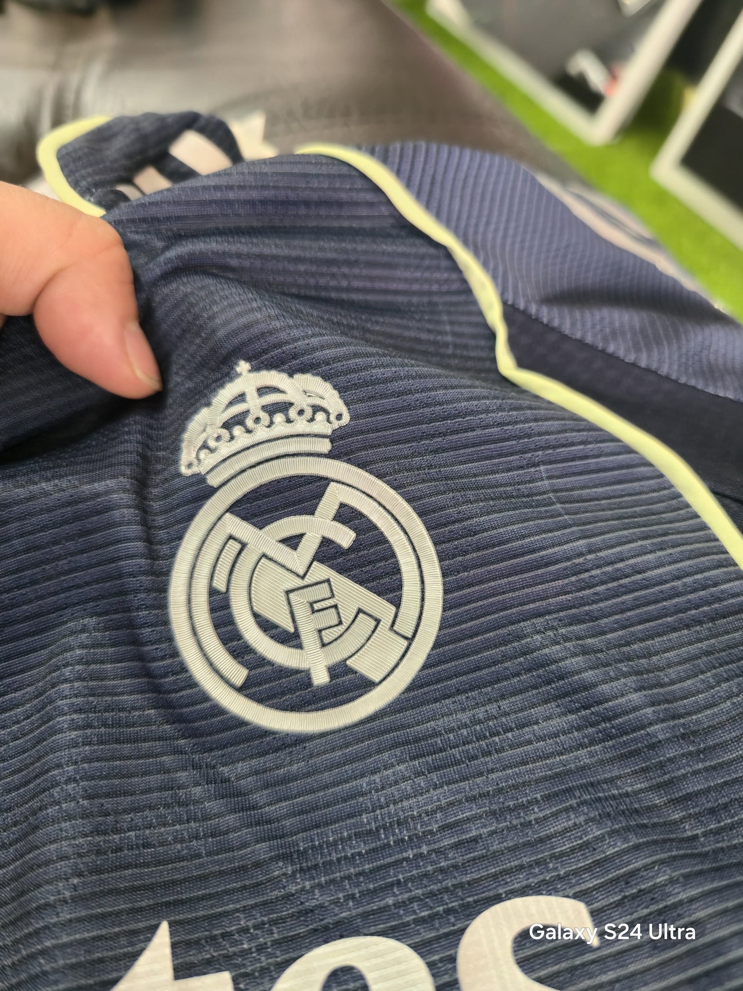 Camiseta Oficial Real Madrid 2526. 2da equipación
